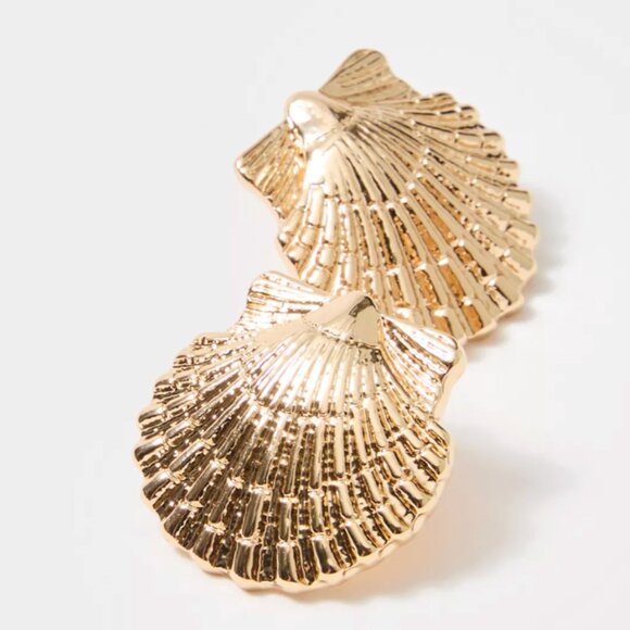 NWT Lilly Pulitzer Shell Stud Earrings - Picture 2 of 3